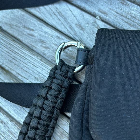 Athleta Revive convertible waistbag/clutch - Picture 2 of 9